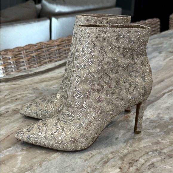 Women’s GIANNI BINI Annina leopard print rhinestone stiletto booties- Size 9 - Picture 11 of 11